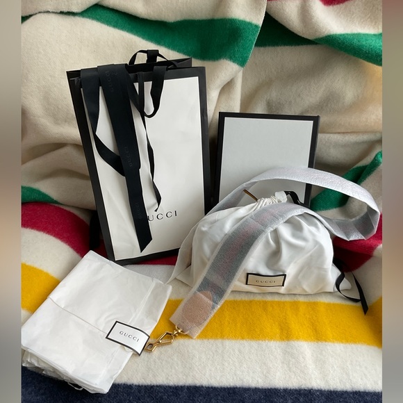 SOLD - $1️⃣1️⃣0️⃣0️⃣ direct- Authentic Gucci crossbody bag - unisex - Picture 15 of 16